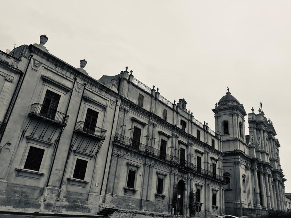 Landolina Palace Hotel Ното Экстерьер фото